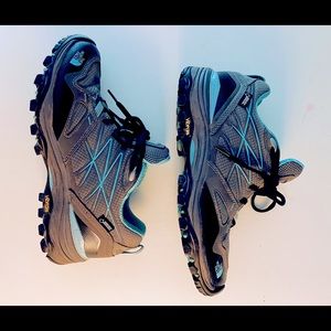 The North Face Women’s Hiking Shoes 8.5